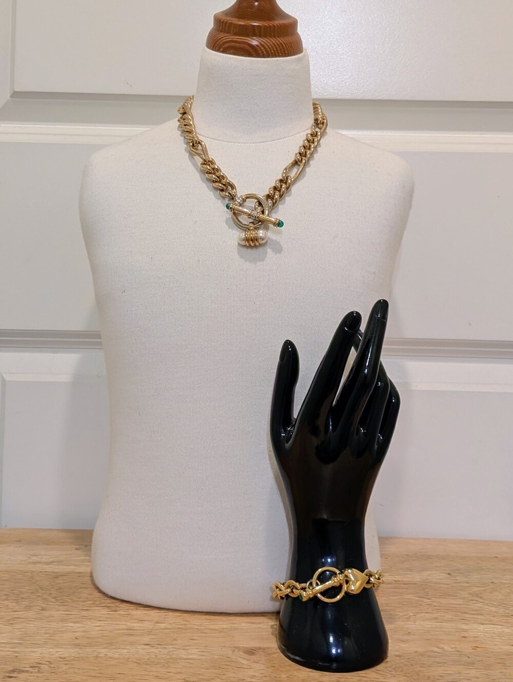 EUC Vintage 90s Gold Tone Curb Chain Necklace & Bracelet Set Toggle Clasp